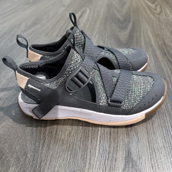 Chaco Womens Odyssey Sneaker Sandals Hiking Outdoor Gray 9 Mesh Adjustable Strap - Picture 1 of 8